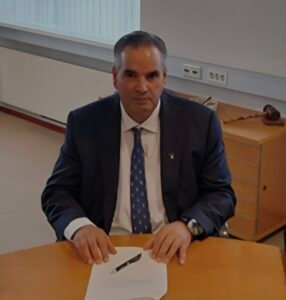 Louis vd Stuijft, Raadslid Gemeente Belangen Neder-Betuwe